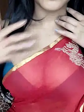 Snapshot of simi_love chatting on February 13, 2025, 6:05 pm simi love online show from February 13, 2025, 6:05 pm