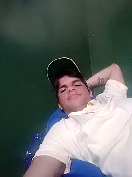 Snapshot of Elperlozo10 chatting on February 3, 2025, 10:21 pm Elperlozo10 online show from February 3, 2025, 10:21 pm