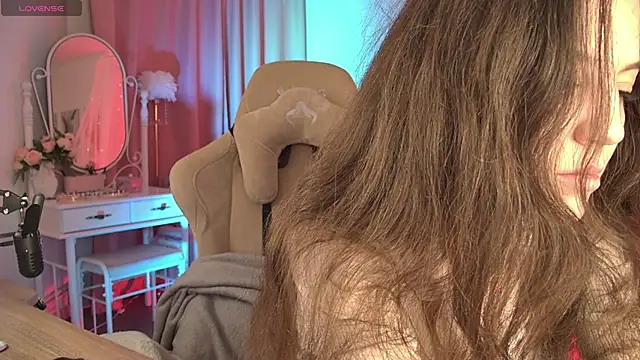 MilaStoyne online show from November 27, 2025, 6:58 am