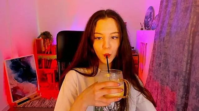 MilaStoyne online show from March 11, 2025, 5:24 am