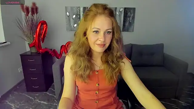 Snapshot of Mira_Whites chatting on February 15, 2025, 2:22 pm Mira Whites online show from February 15, 2025, 2:22 pm
