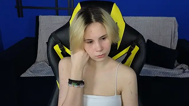 Snapshot of BettyCarter07 chatting on February 26, 2025, 9:12 am BettyCarter07 online show from February 26, 2025, 9:12 am