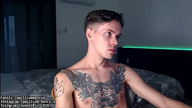 Snapshot of William_Henry_ chatting on October 29, 2025, 2:43 am William Henry online show from October 29, 2025, 2:43 am