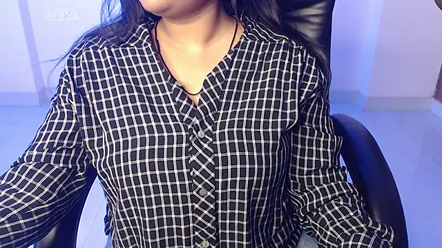 Snapshot of Kannu- chatting on February 20, 2026, 5:26 am Kannu- online show from February 20, 2026, 5:26 am