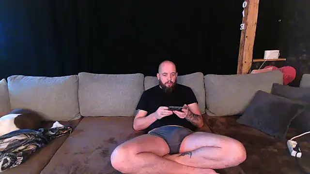 Snapshot of Chester_2006 chatting on February 6, 2025, 7:56 am Chester 2006 online show from February 6, 2025, 7:56 am