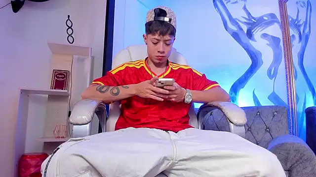 Snapshot of marcuscollins1_ chatting on June 17, 2026, 1:43 pm marcuscollins1 online show from June 17, 2026, 1:43 pm