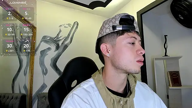 Snapshot of marcuscollins1_ chatting on July 16, 2026, 12:02 pm marcuscollins1 online show from July 16, 2026, 12:02 pm