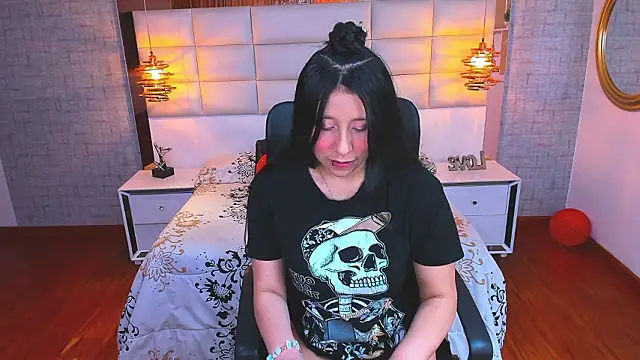 Snapshot of Nohemi_louse chatting on March 5, 2026, 7:10 pm Nohemi louse online show from March 5, 2026, 7:10 pm
