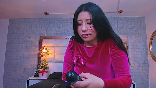 Snapshot of Nohemi_louse chatting on March 27, 2026, 6:20 pm Nohemi louse online show from March 27, 2026, 6:20 pm