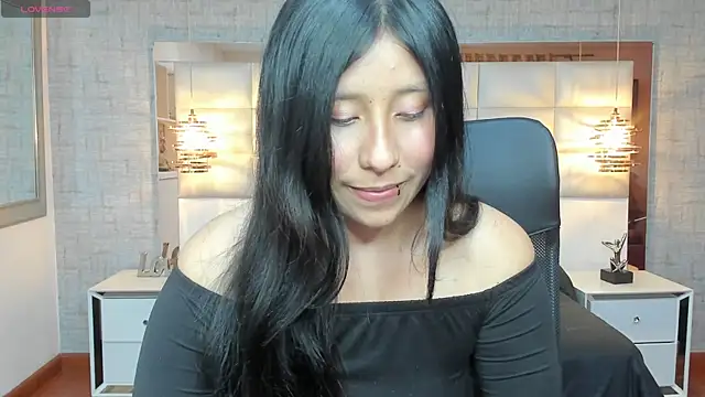 Nohemi louse online show from September 13, 2025, 7:03 pm