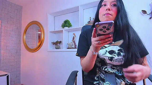 Snapshot of Nohemi_louse chatting on April 9, 2026, 6:58 pm Nohemi louse online show from April 9, 2026, 6:58 pm