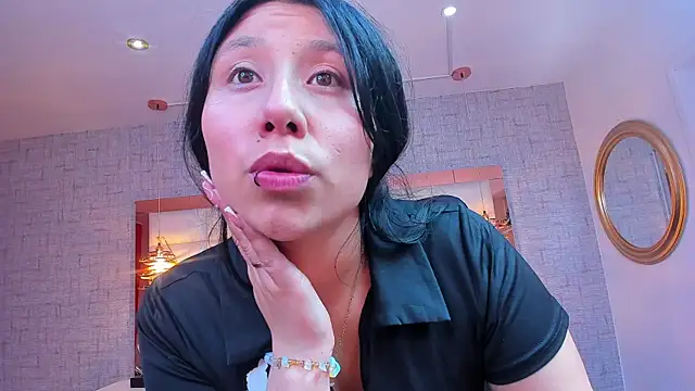Snapshot of Nohemi_louse chatting on May 6, 2026, 7:29 pm Nohemi louse online show from May 6, 2026, 7:29 pm