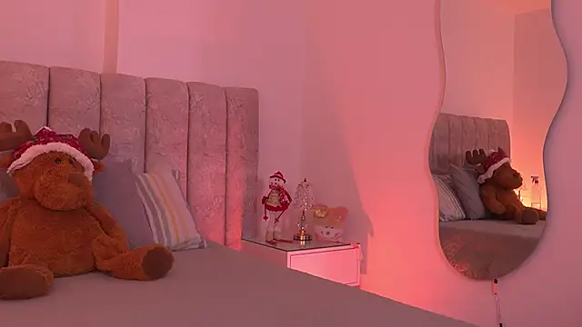 Snapshot of sara_lopee1 chatting on December 18, 2025, 11:58 am sara lopee1 online show from December 18, 2025, 11:58 am