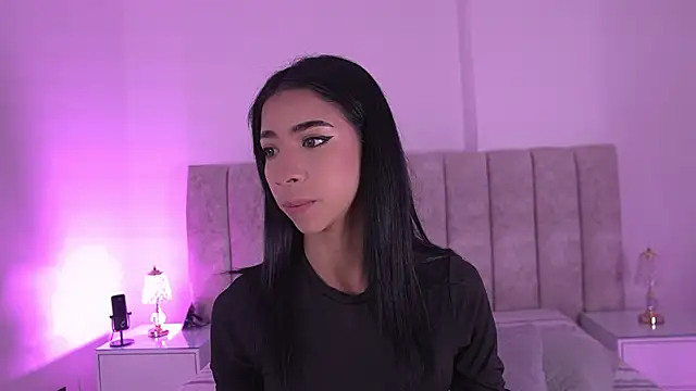 sara lopee1 online show from November 21, 2025, 11:53 am