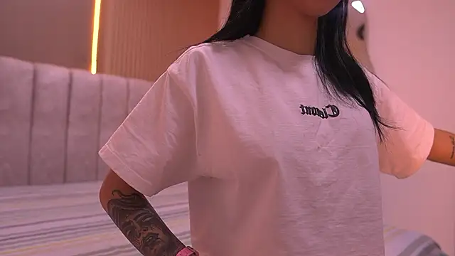 Snapshot of sara_lopee1 chatting on February 5, 2026, 11:50 am sara lopee1 online show from February 5, 2026, 11:50 am