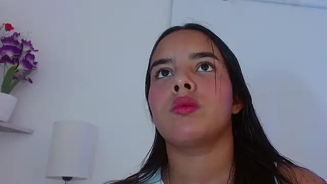 Roxy Stonee online show from October 30, 2025, 7:22 pm