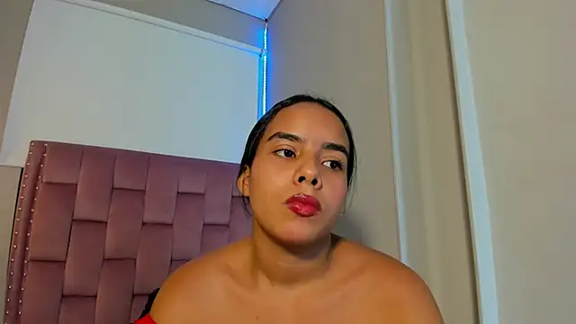 Snapshot of Roxy_Stonee chatting on May 23, 2026, 6:51 pm Roxy Stonee online show from May 23, 2026, 6:51 pm
