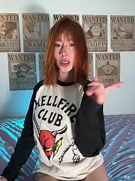 Snapshot of chloe_rockss_ chatting on November 6, 2025, 10:14 pm chloe rockss online show from November 6, 2025, 10:14 pm