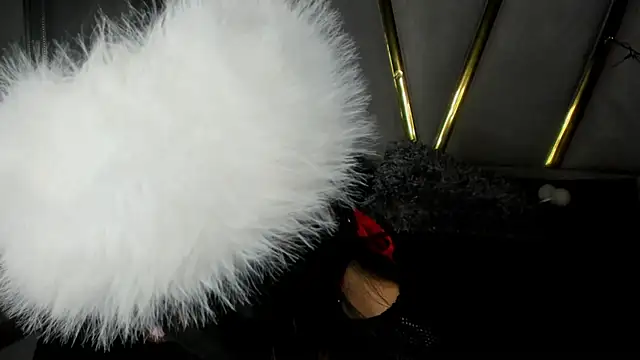 Mara Gonzalez online show from December 13, 2025, 8:04 pm