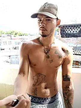 Snapshot of Niick01_ chatting on October 31, 2025, 1:30 pm Niick01 online show from October 31, 2025, 1:30 pm