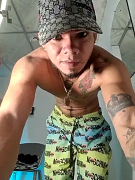 Snapshot of Niick01_ chatting on November 16, 2025, 4:12 pm Niick01 online show from November 16, 2025, 4:12 pm