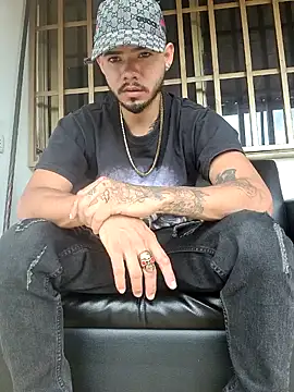 Snapshot of Niick01_ chatting on October 22, 2025, 6:18 pm Niick01 online show from October 22, 2025, 6:18 pm