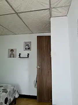 Snapshot of Niick01_ chatting on October 28, 2025, 3:33 pm Niick01 online show from October 28, 2025, 3:33 pm