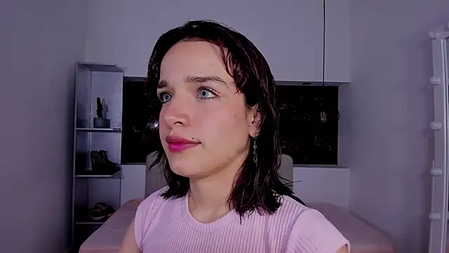 Annyrosee online show from February 3, 2026, 8:14 pm