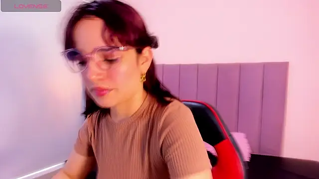 Annyrosee online show from January 8, 2026, 8:59 pm