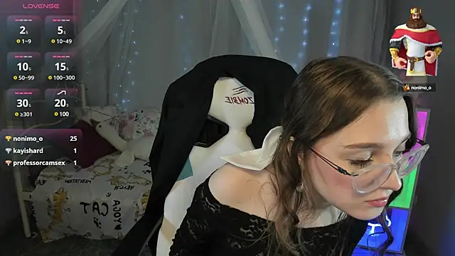 kaisajenner online show from March 14, 2025, 1:27 am