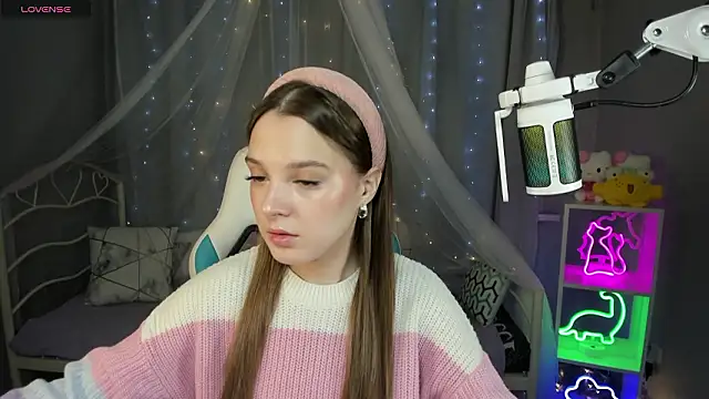 kaisajenner online show from February 4, 2026, 12:11 pm