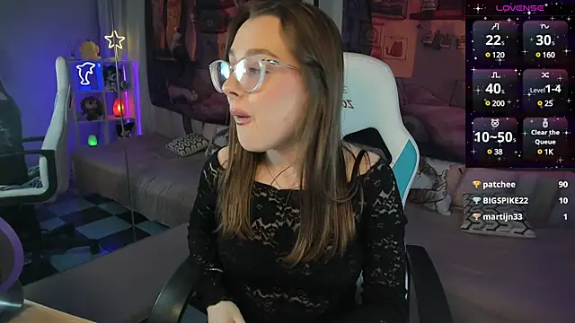 kaisajenner online show from March 4, 2025, 9:54 pm