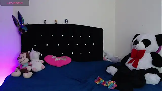 Snapshot of Lupitah_222 chatting on February 2, 2025, 11:42 pm Lupitah 222 online show from February 2, 2025, 11:42 pm