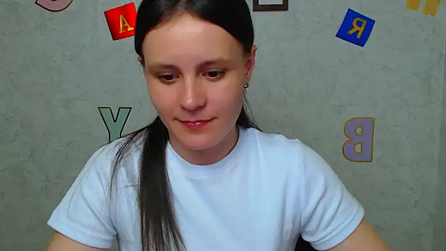 Snapshot of ValeriaHeart_ chatting on March 17, 2025, 4:43 pm ValeriaHeart online show from March 17, 2025, 4:43 pm