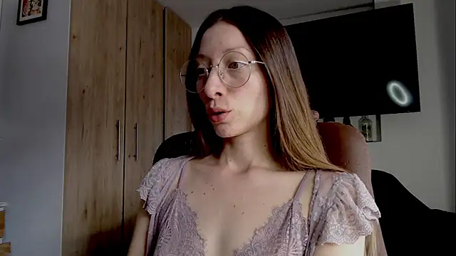 Snapshot of Carlin_Diaz chatting on November 28, 2025, 9:26 pm Carlin Diaz online show from November 28, 2025, 9:26 pm