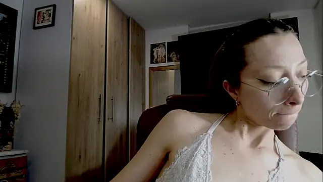 Snapshot of Carlin_Diaz chatting on November 30, 2025, 10:10 pm Carlin Diaz online show from November 30, 2025, 10:10 pm