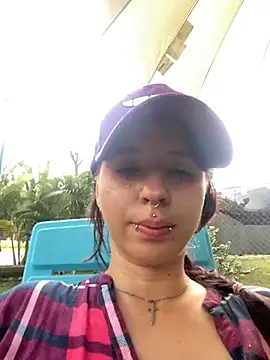 Snapshot of AriYokai chatting on November 17, 2025, 6:34 pm AriYokai online show from November 17, 2025, 6:34 pm