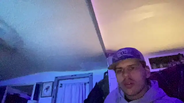 Snapshot of buckincowboy chatting on February 24, 2025, 12:30 am buckincowboy online show from February 24, 2025, 12:30 am