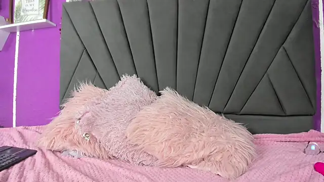 Snapshot of ella_laurent chatting on February 27, 2025, 9:07 am ella laurent online show from February 27, 2025, 9:07 am