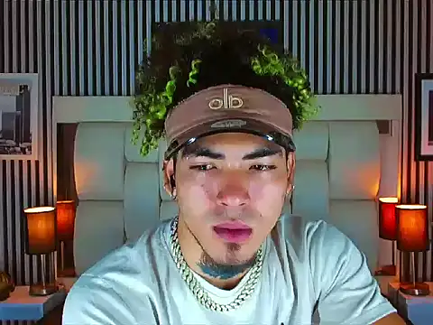 LihanJor 23 online show from November 12, 2025, 1:04 pm