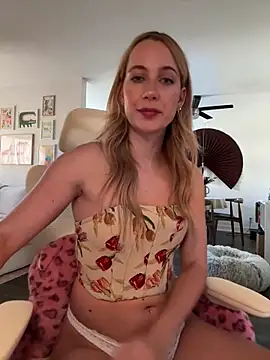 rileylovesyou online show from October 1, 2025, 11:08 pm