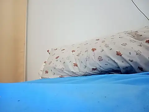 Snapshot of shineofcrazy chatting on September 23, 2025, 2:13 pm shineofcrazy online show from September 23, 2025, 2:13 pm