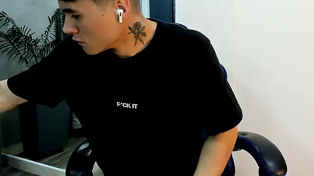 roan birkin online show from November 12, 2025, 7:29 pm