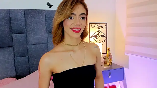 Snapshot of Violetta_Ficher chatting on May 24, 2026, 2:11 am Violetta Ficher online show from May 24, 2026, 2:11 am