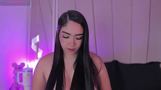 Snapshot of Nikki_vega chatting on February 21, 2025, 7:01 am Nikki vega online show from February 21, 2025, 7:01 am