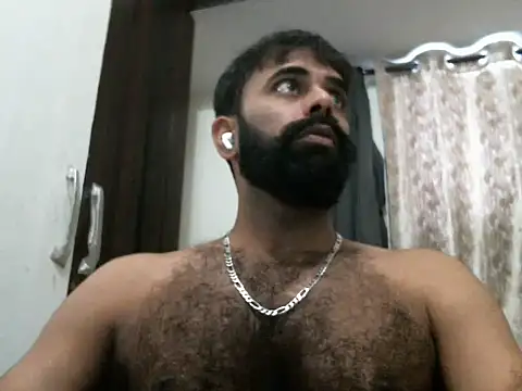 Snapshot of indianhairybull chatting on December 17, 2025, 4:28 am indianhairybull online show from December 17, 2025, 4:28 am