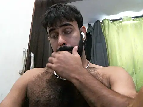 Snapshot of indianhairybull chatting on September 29, 2025, 5:25 am indianhairybull online show from September 29, 2025, 5:25 am