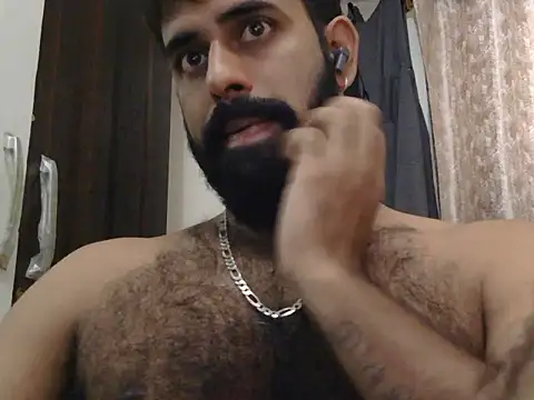 Snapshot of indianhairybull chatting on May 19, 2026, 5:25 am indianhairybull online show from May 19, 2026, 5:25 am