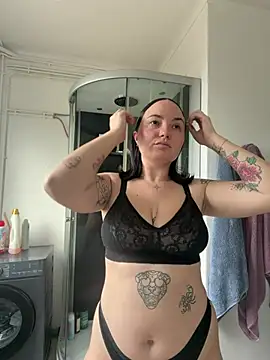 Snapshot of Orgasmille chatting on April 15, 2026, 7:14 am Orgasmille online show from April 15, 2026, 7:14 am