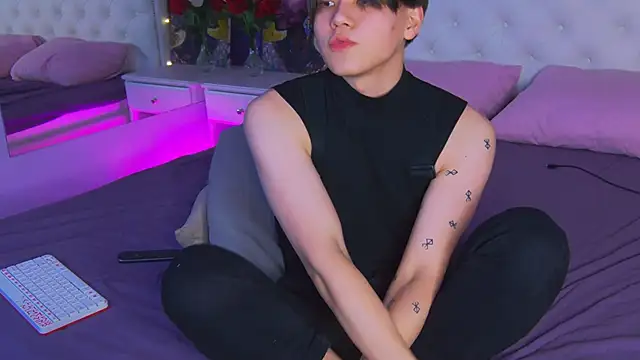 Snapshot of just_gay_ chatting on March 9, 2025, 1:46 am just gay online show from March 9, 2025, 1:46 am